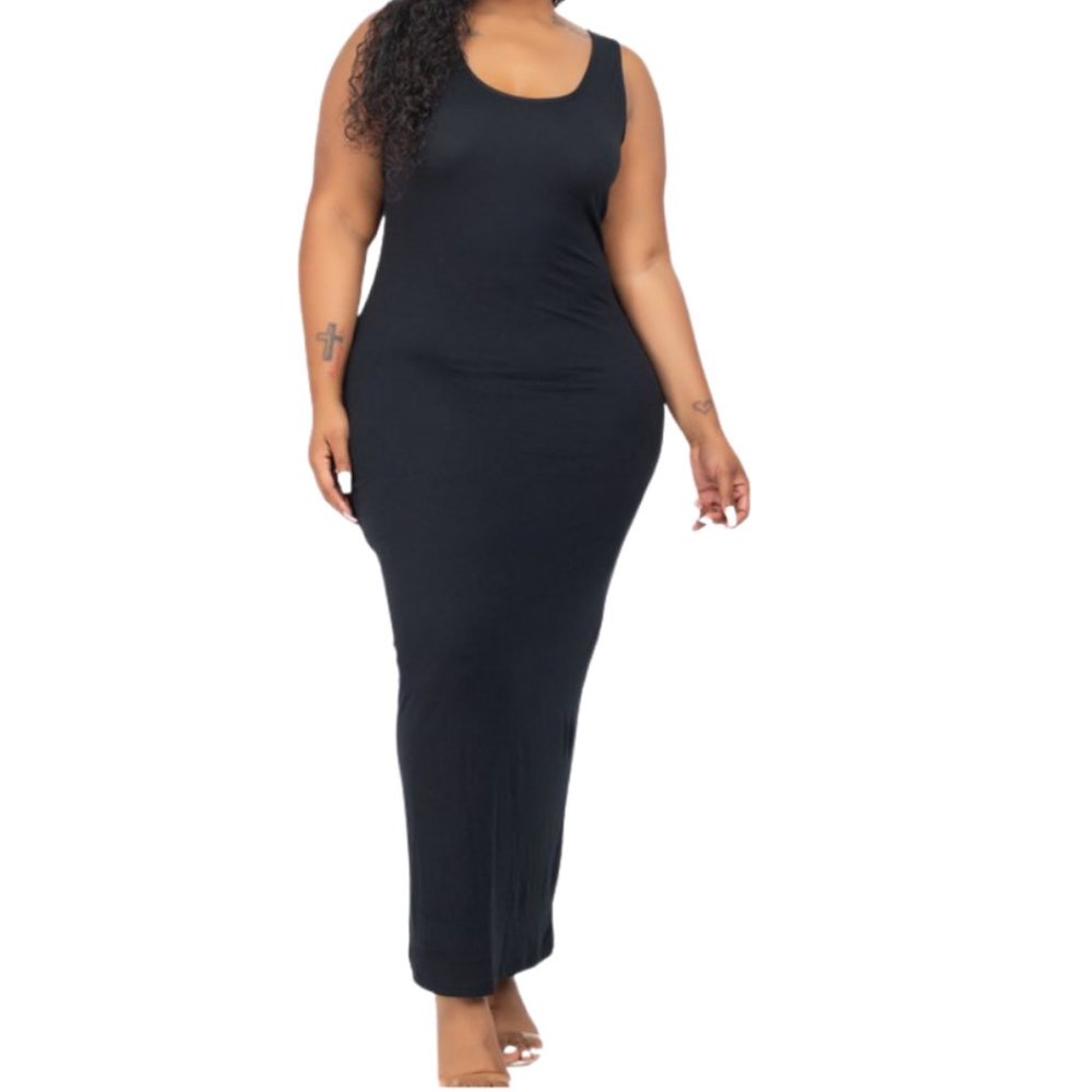 Sleeveless plus size black maxi dress great stretch curve hugging